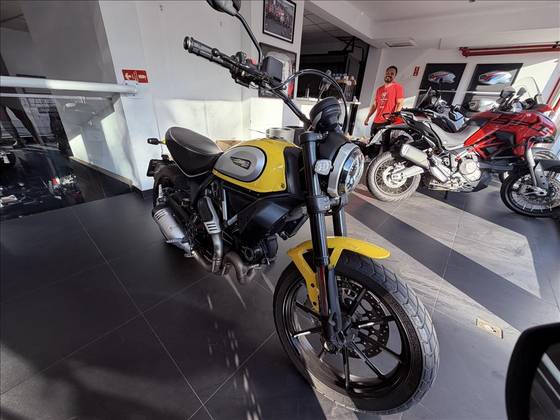 DUCATI SCRAMBLER ICON 